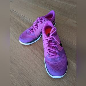 Nike women's athletic shoes